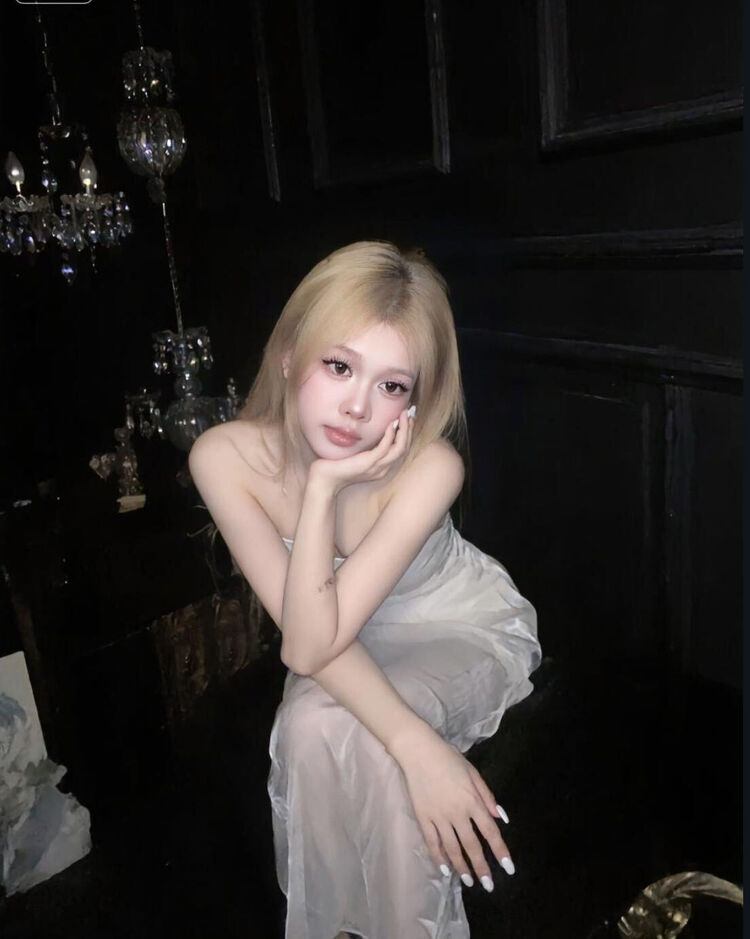  ,   Smiling, 22 ,   ,   