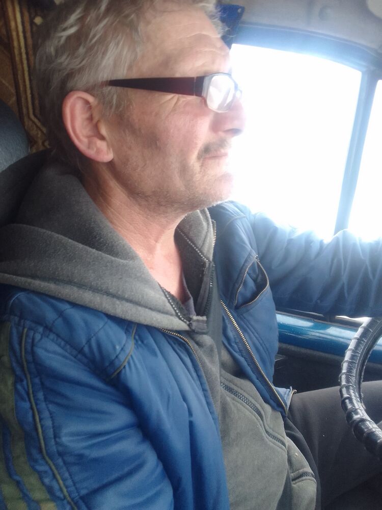  49478383  Sergei, 49 ,    