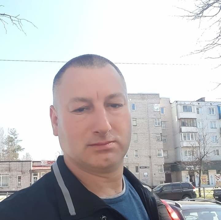  18291293  Sergej, 52 ,    