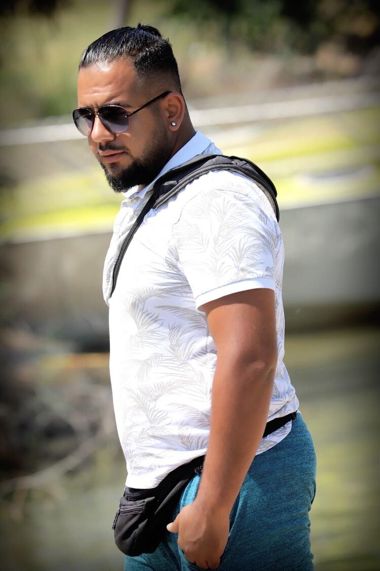  50439713  Serkan, 33 ,    