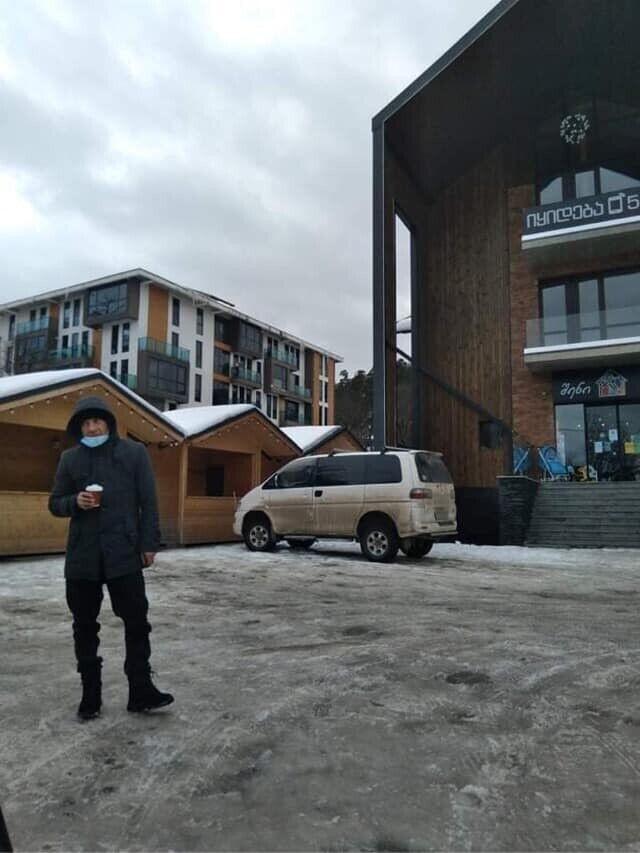  22360593  Vaska, 43 ,    