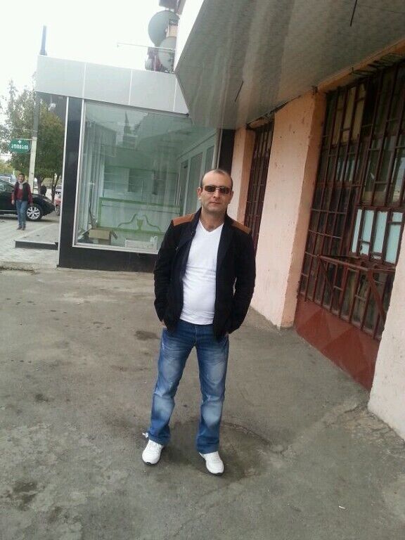  21338643  Xose, 46 ,    