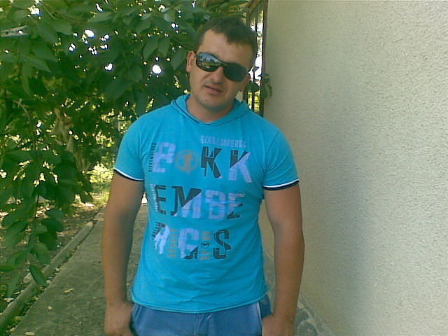  12339673  Sergiu, 45 ,    
