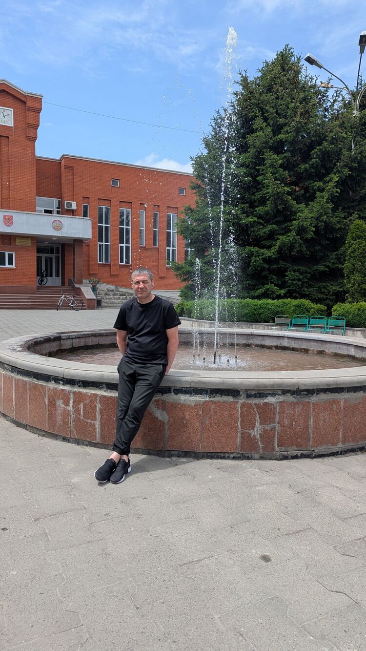  54492723  Amigo, 44 ,    