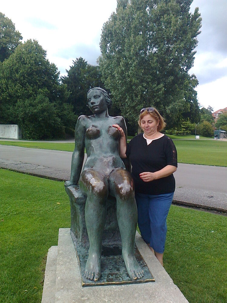  17427833  Iulia, 62 ,    