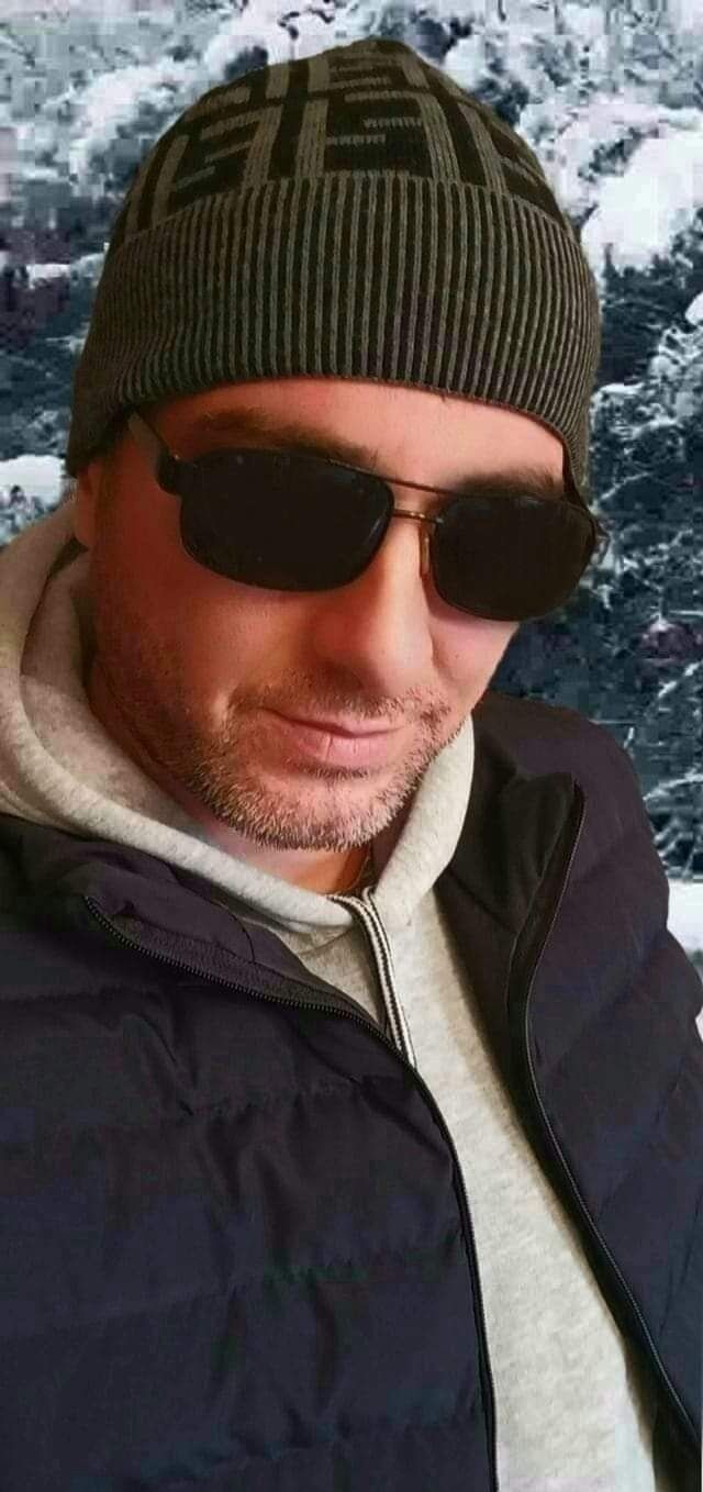  ,   Gio, 44 ,   ,   