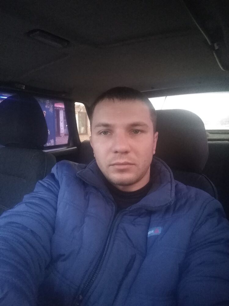  ,   Alex, 35 ,  
