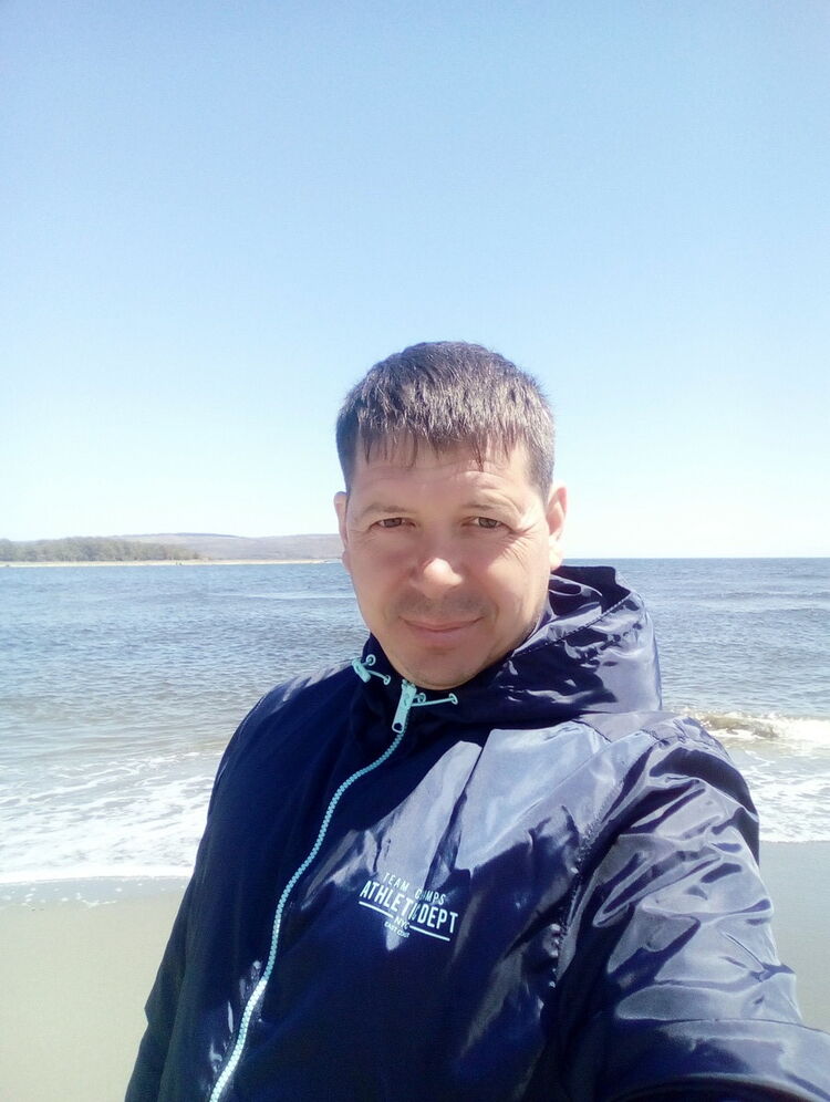  ,   Ilya, 48 ,  