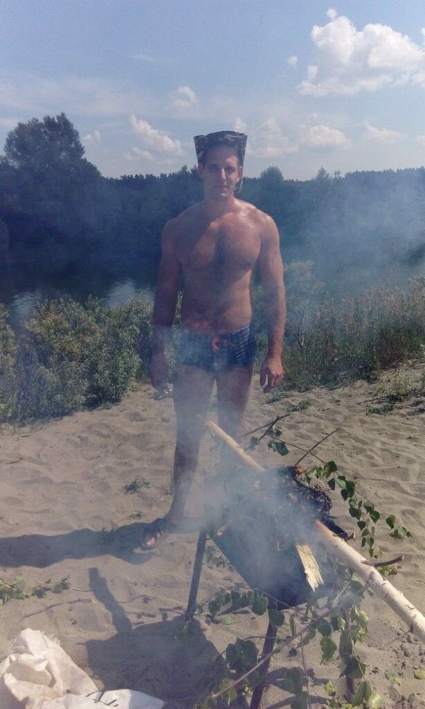  ,   Artem, 37 ,   