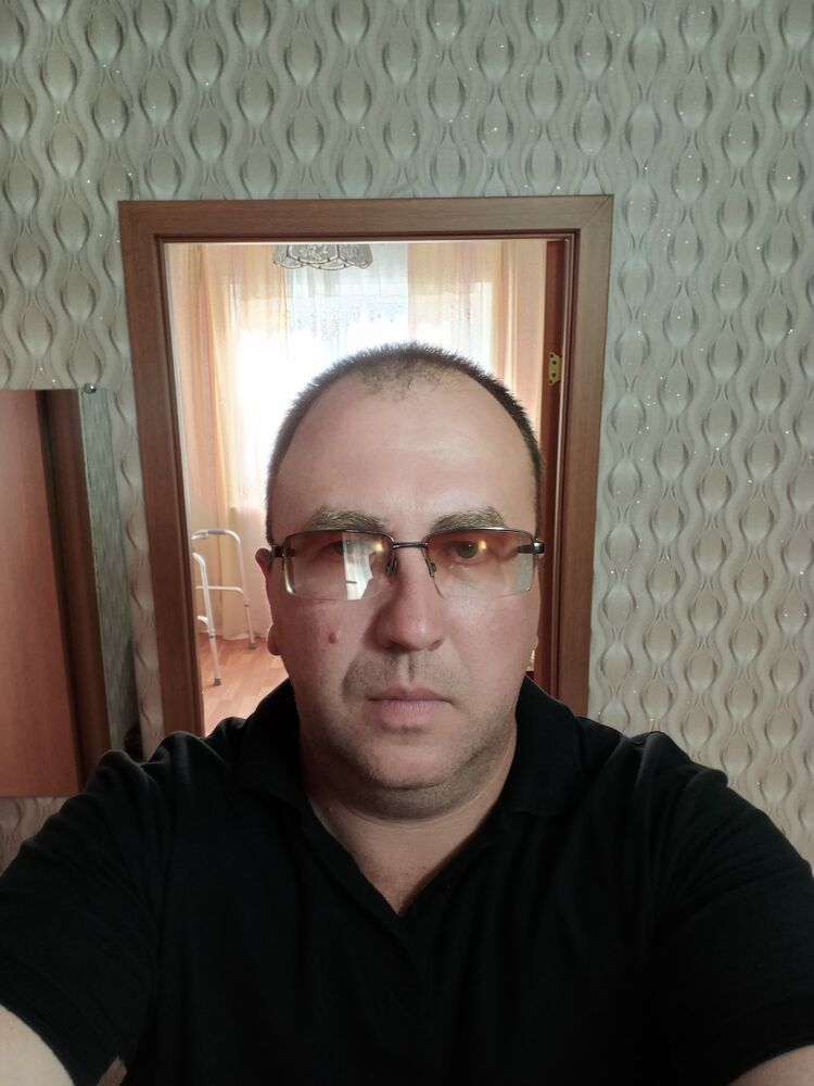  ,   Vadim, 44 ,   ,   