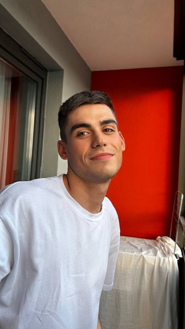  -,   Denis, 26 ,   ,   
