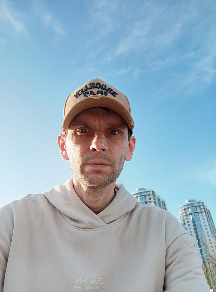  53317163  Vladimir, 40 ,    