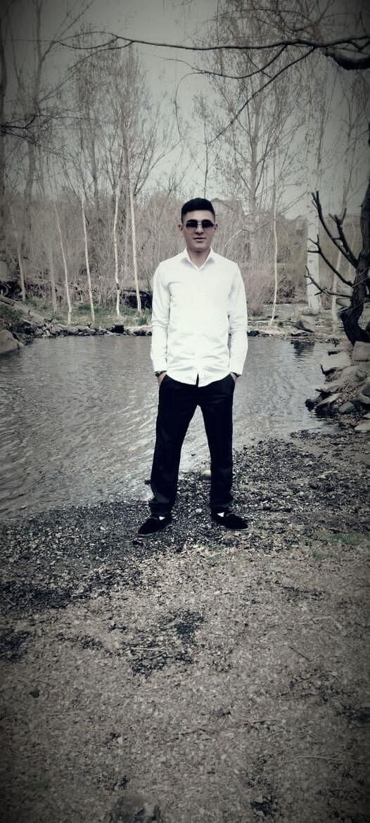  ,   Vahe, 21 ,  