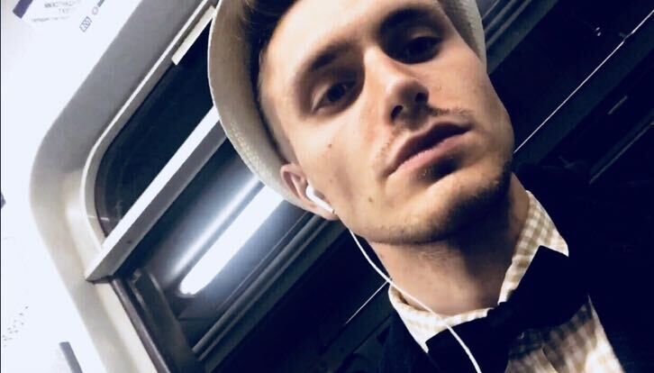  33118403  , 28 ,    -