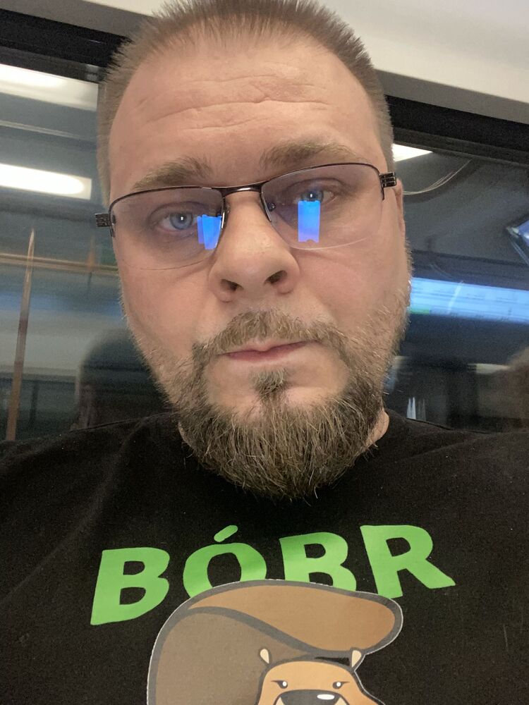  52477453  , 37 ,    