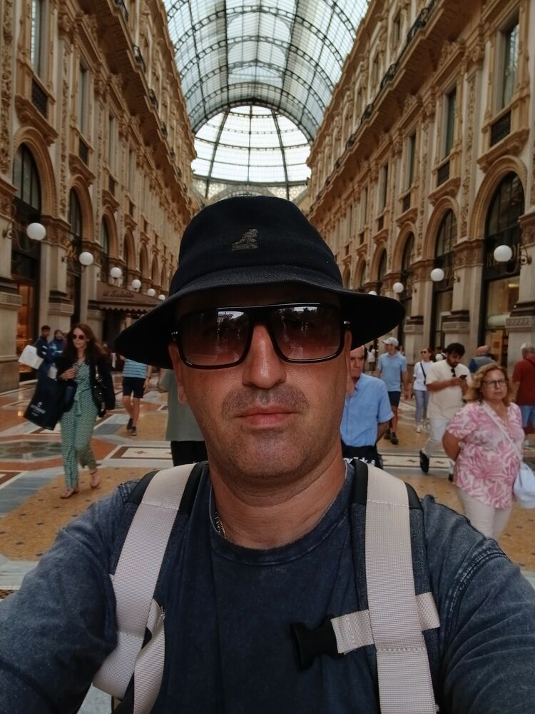  48637543  Aleqsei, 45 ,    Abbadia Lariana