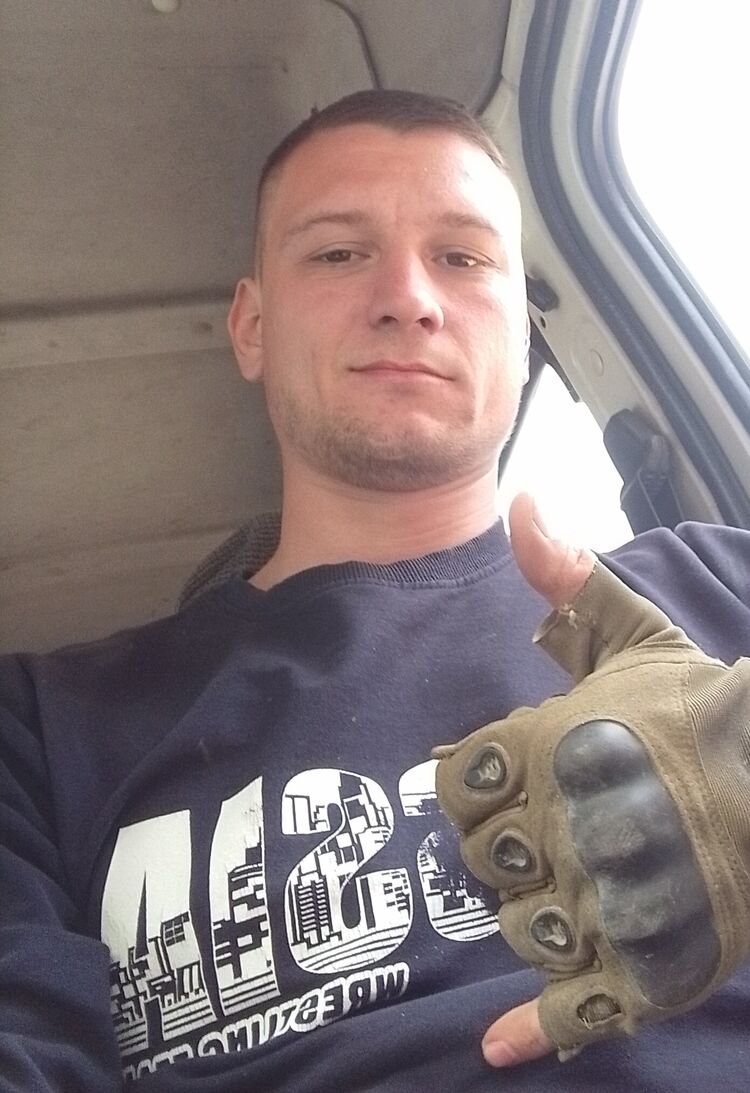  44530813  , 28 ,    