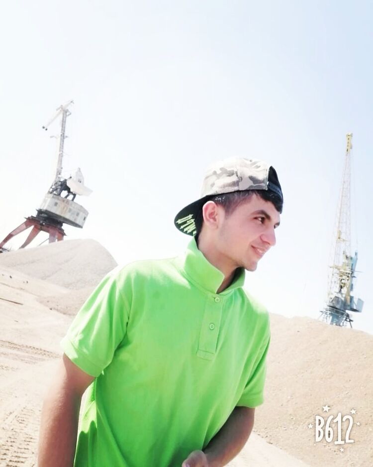  33804373  Mukhammad, 27 ,    