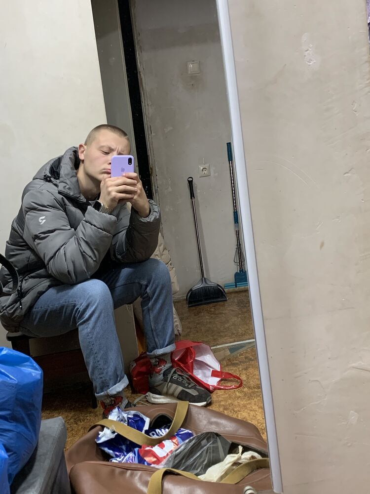  35297143  , 23 ,    