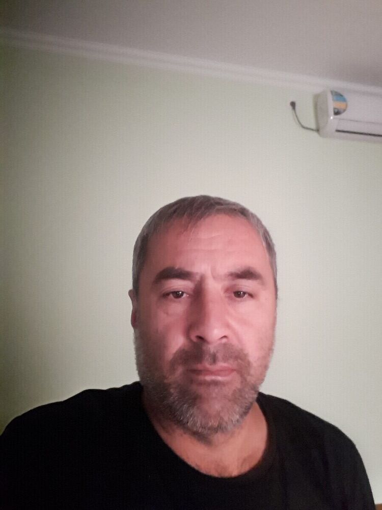  21245383  Gafur, 51 ,    