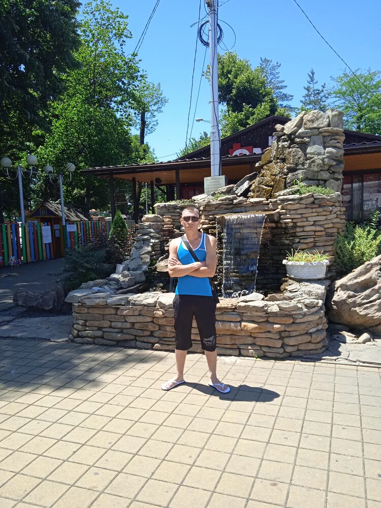  ,   Denis, 37 ,   ,   