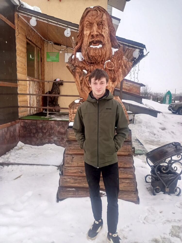  44180993  Andrey, 23 ,    