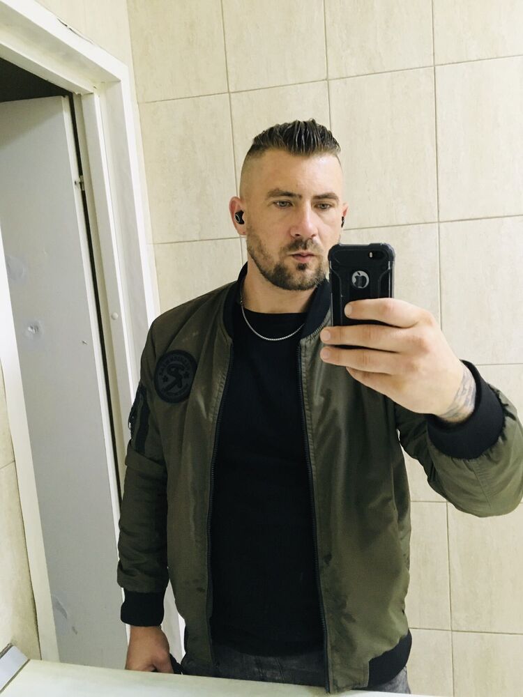  33776773  MrBrutality, 35 ,    