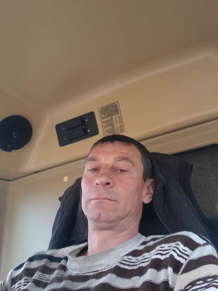  ,   Sergej, 44 ,   ,   