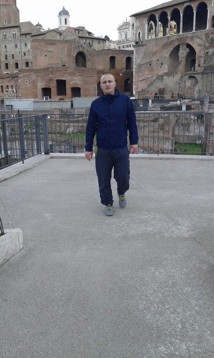  19950153  Roman, 36 ,    