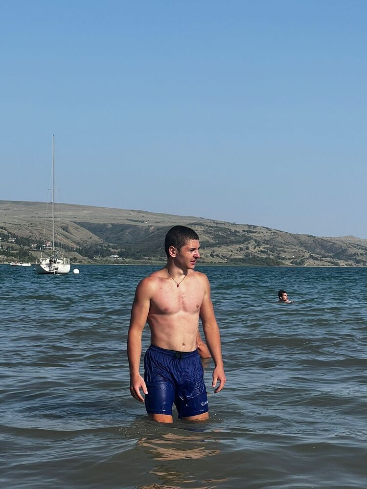  ,   Alex, 25 ,   ,   