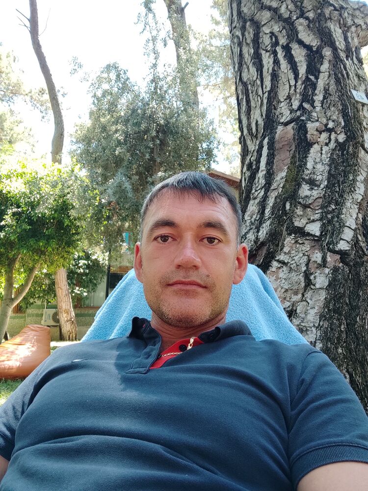  29930293  Radik, 44 ,    