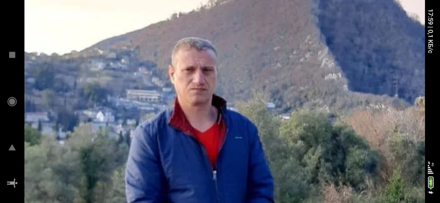  33229023  Andrei, 50 ,    