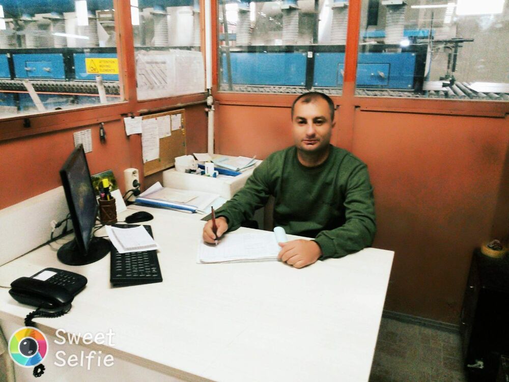 52958513  Erol, 45 ,    