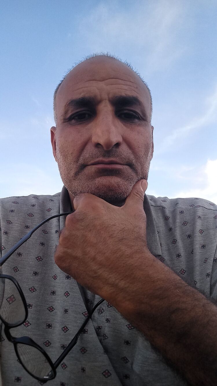  46141493  Kadir, 48 ,    