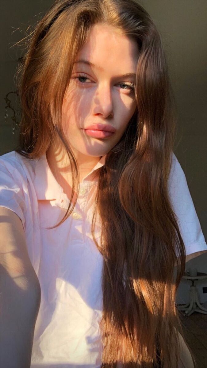  25238243  Anna, 23 ,    
