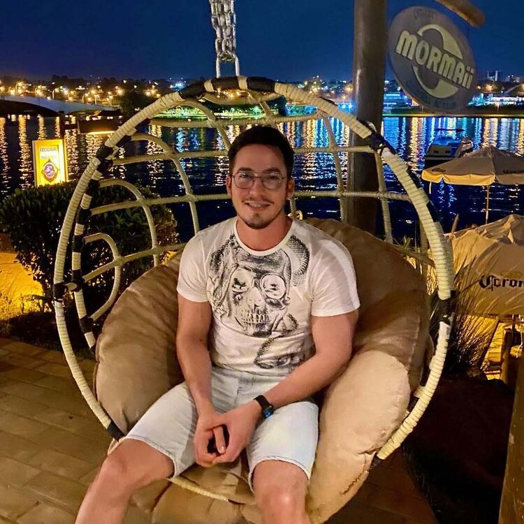  54453103  , 37 ,    --