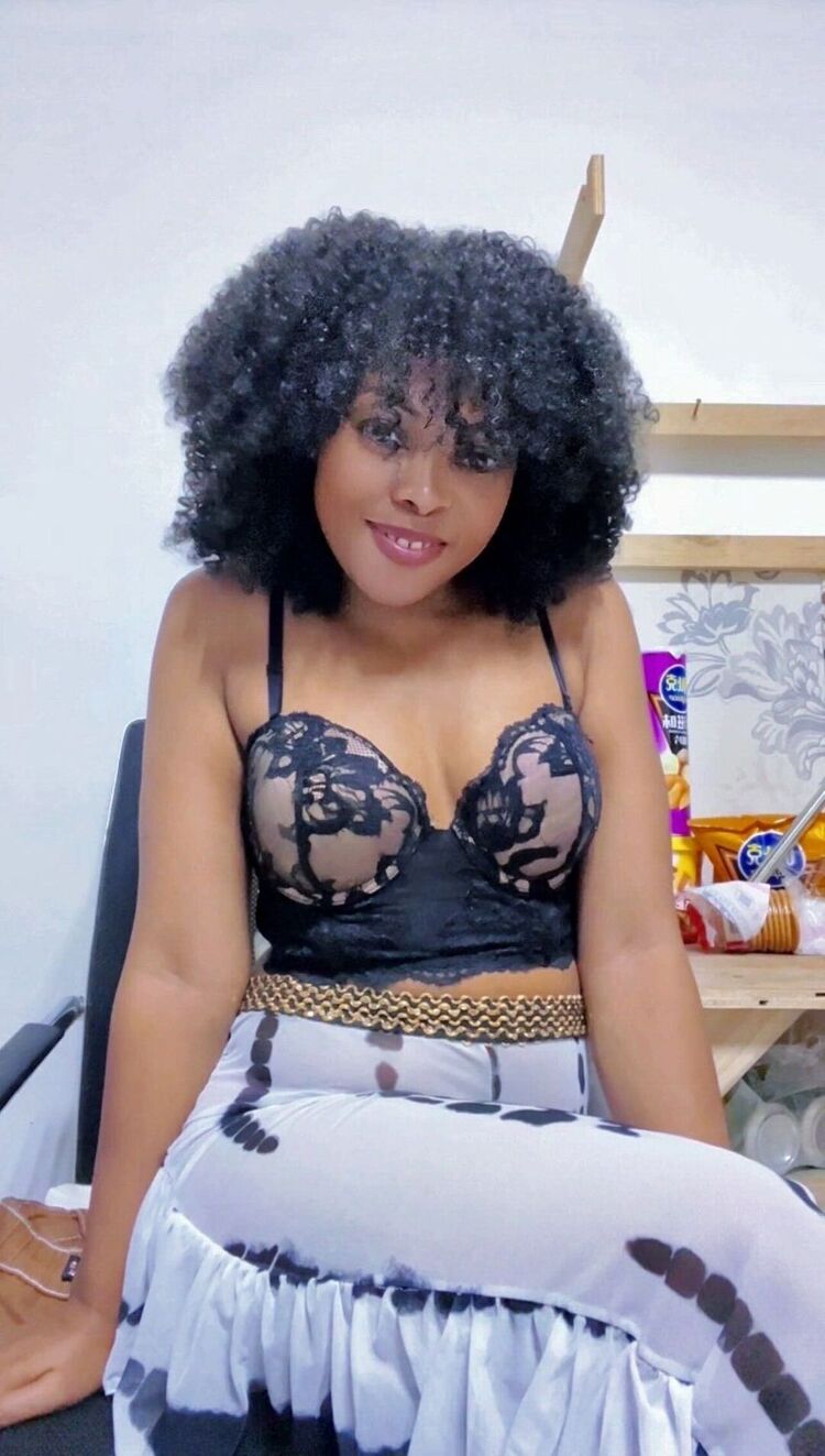  Le Lamentin,   Larah, 28 ,   ,   , c 