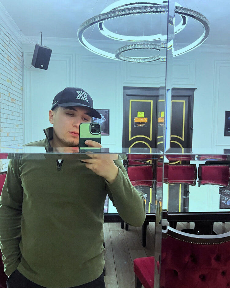 48126243  Baktybek, 25 ,    