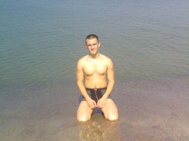  4408043  Artem, 32 ,    