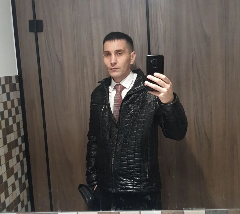  ,   Alexander, 41 ,   c 