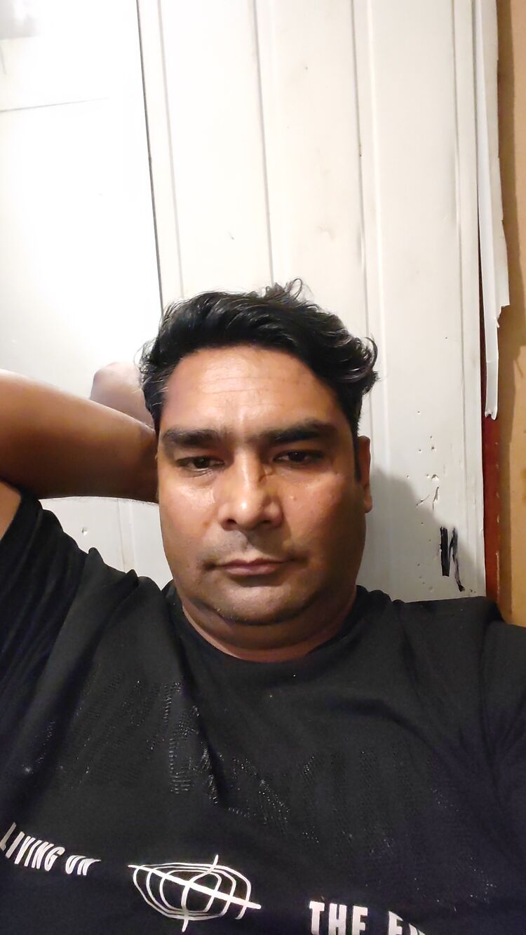  50129353  Joni, 43 ,    