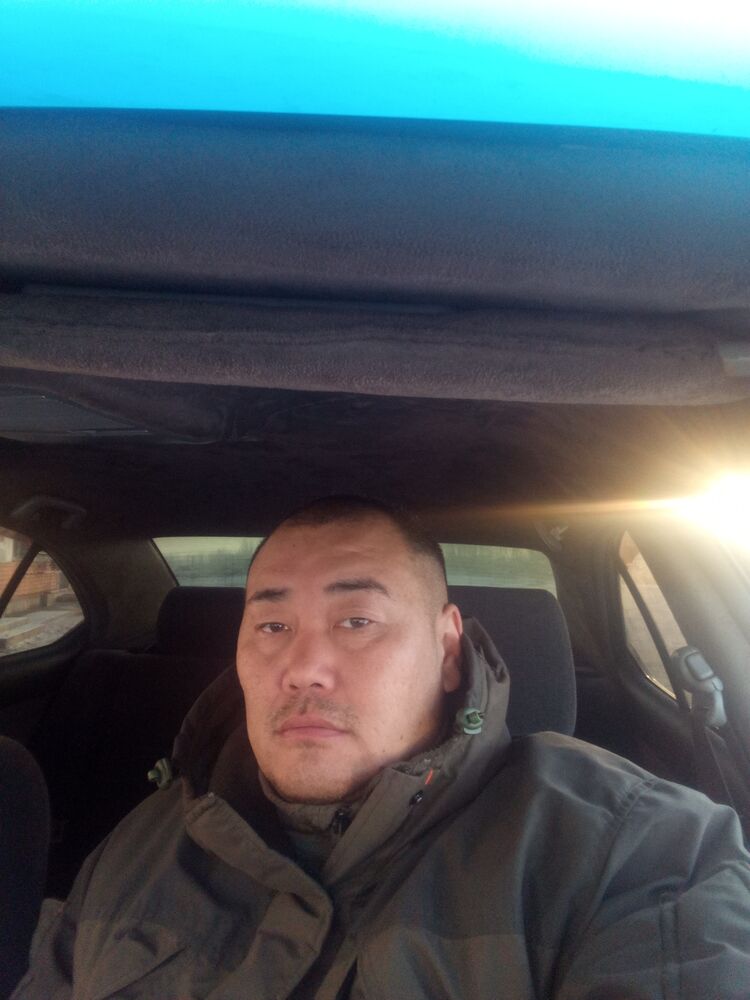  41815883  Zhalsan, 41 ,    