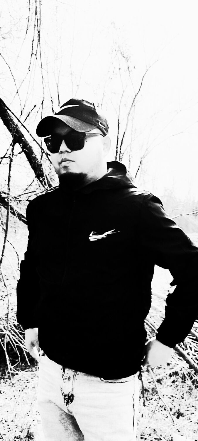  53174533  Mikhail, 31 ,    