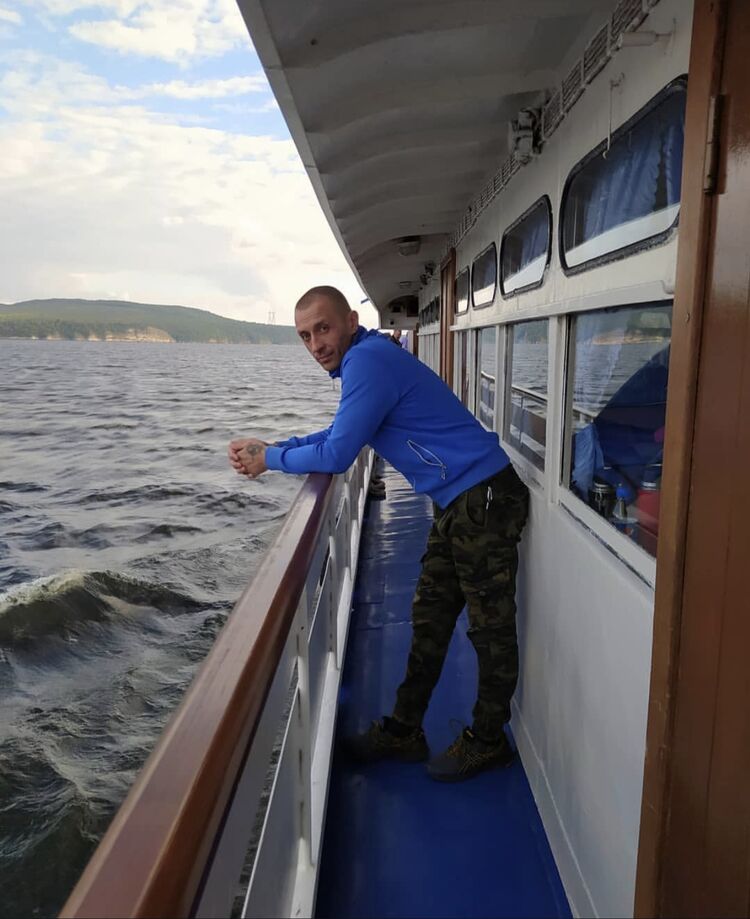  ,   Robinzon, 35 ,   ,   , c 