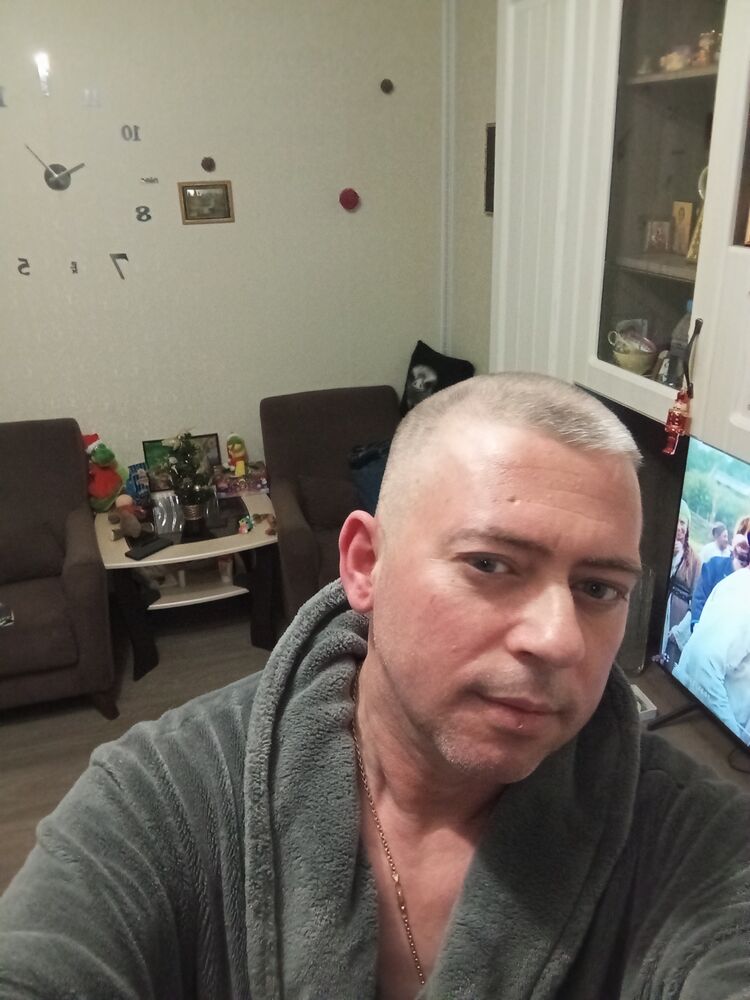  48300673  , 42 ,    