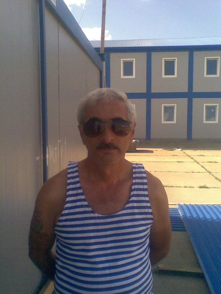  39943803  Garry, 55 ,    
