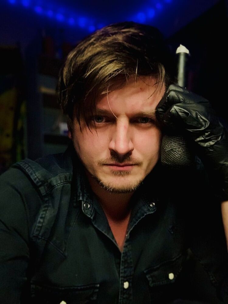  50100863  Ivan, 38 ,    --