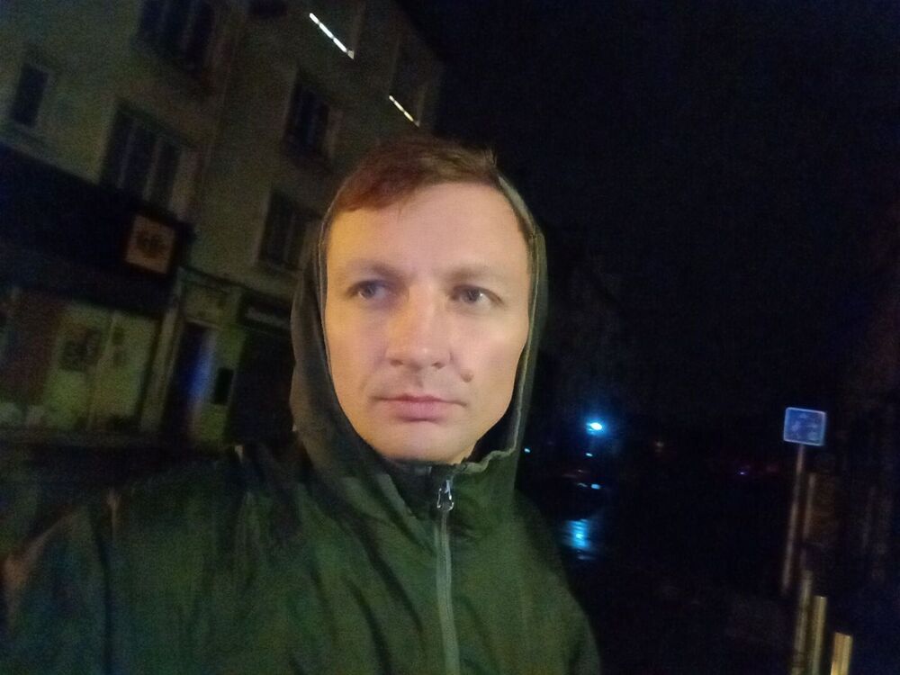  42189433  Pavel, 39 ,    