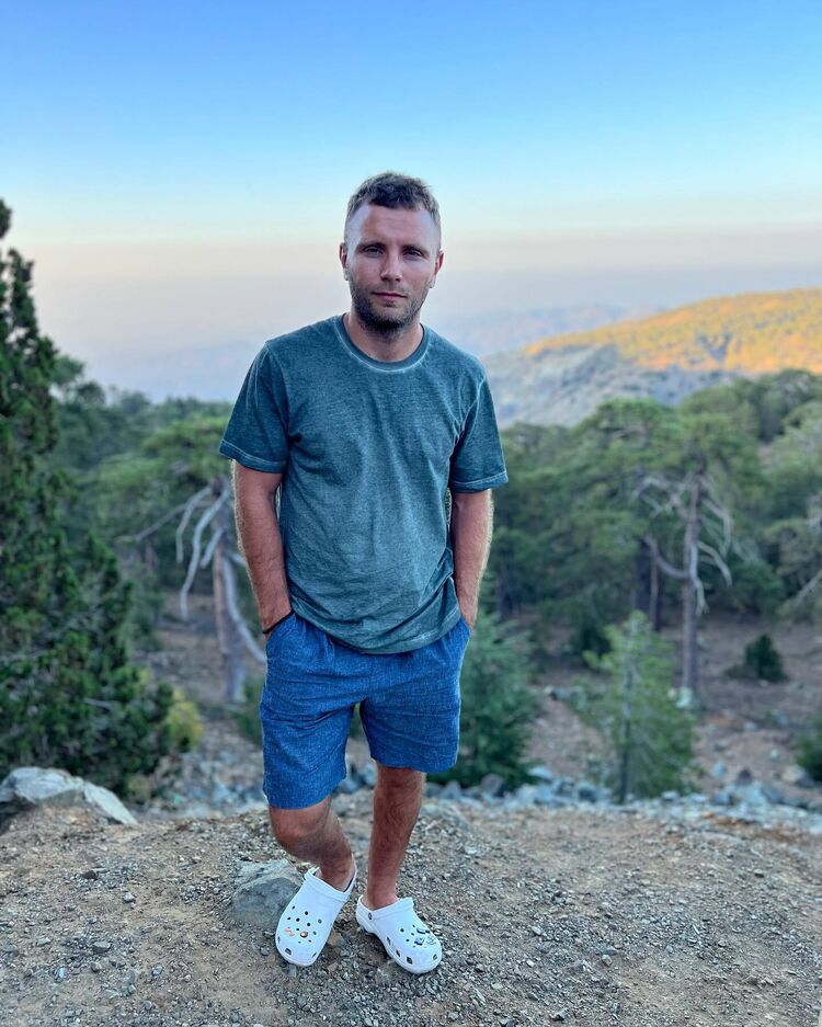  43561693  , 35 ,    -