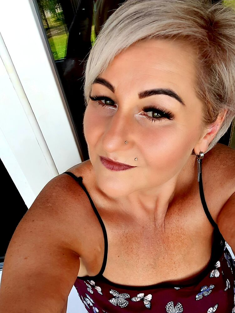  49765373  Elena, 48 ,    